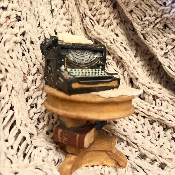 Miniature Typewriter on Wooden Table Figurine - Picture 4 of 5